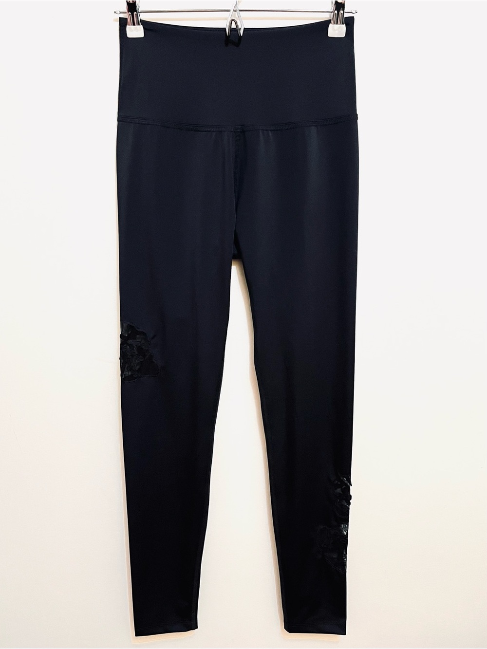 Beyond Yoga • M • Black High Waist Take A Leaf Mesh Accent Leggings